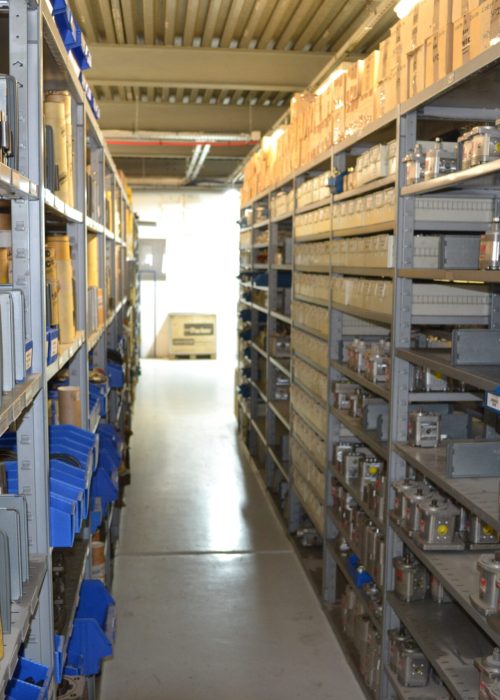 stock de pompes, moteurs, accessoires hydrauliques